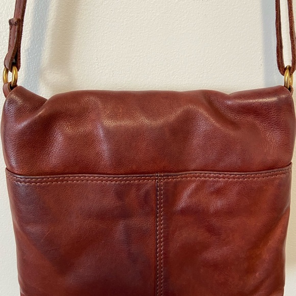 Rich Cognac Leather Crossbody Bag - Picture 11 of 13